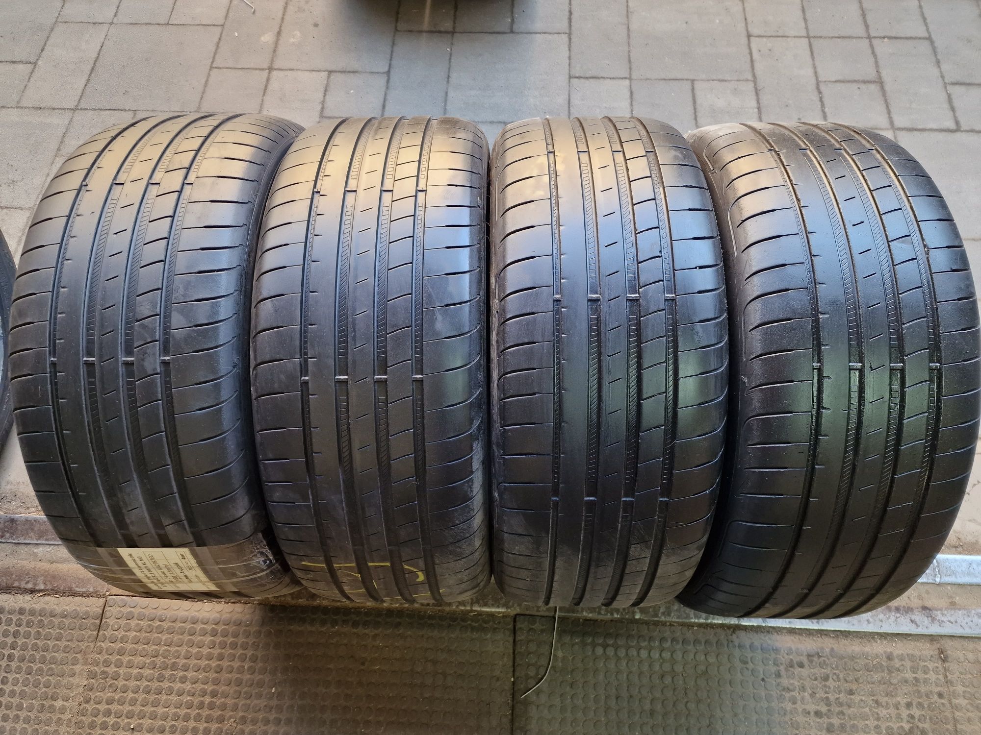 Летняя резина 245/45 R18 Goodyear Eagle