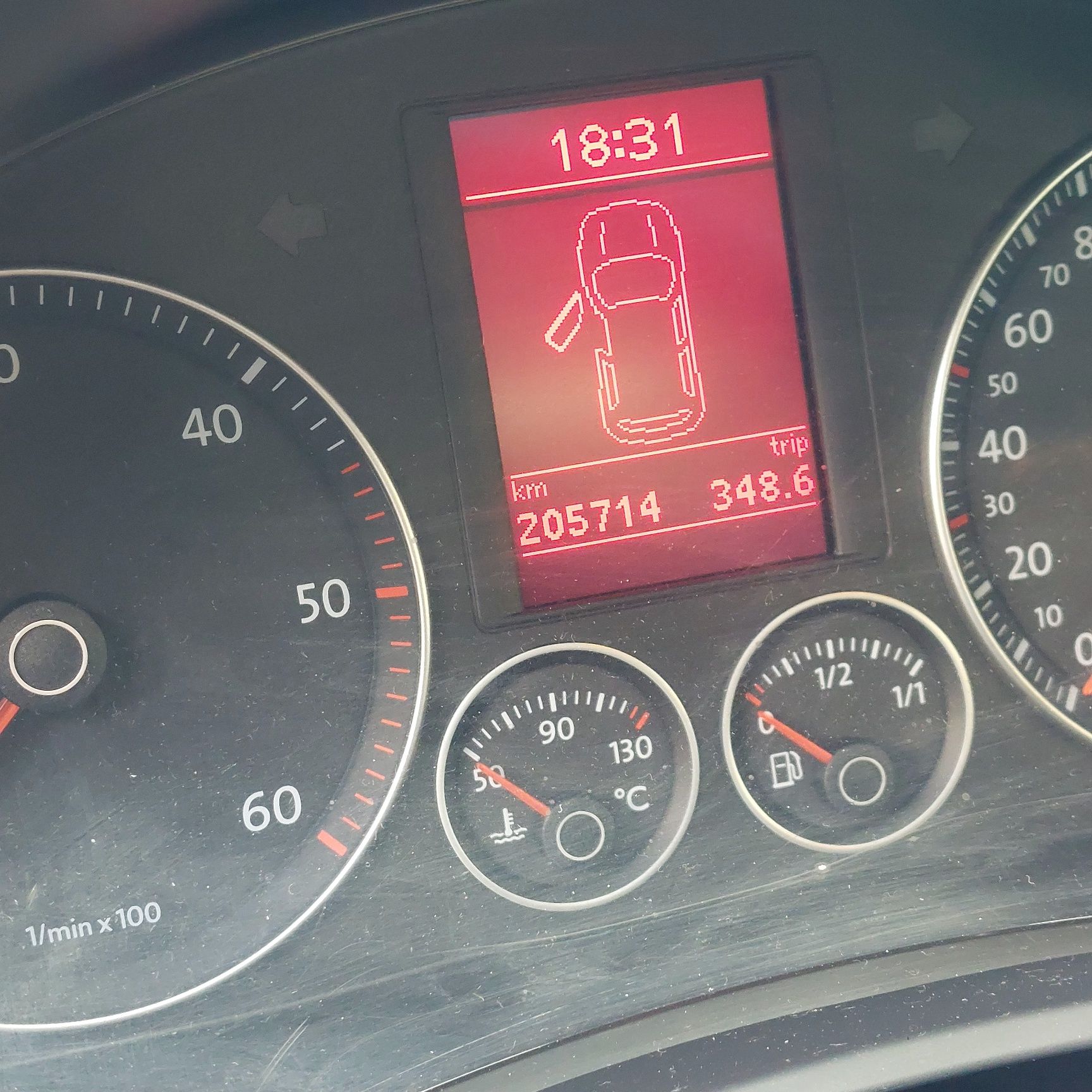 Golf5 variante
Título
Volkswagen Variant 1.9 TDI (2009) – 205.000 km –