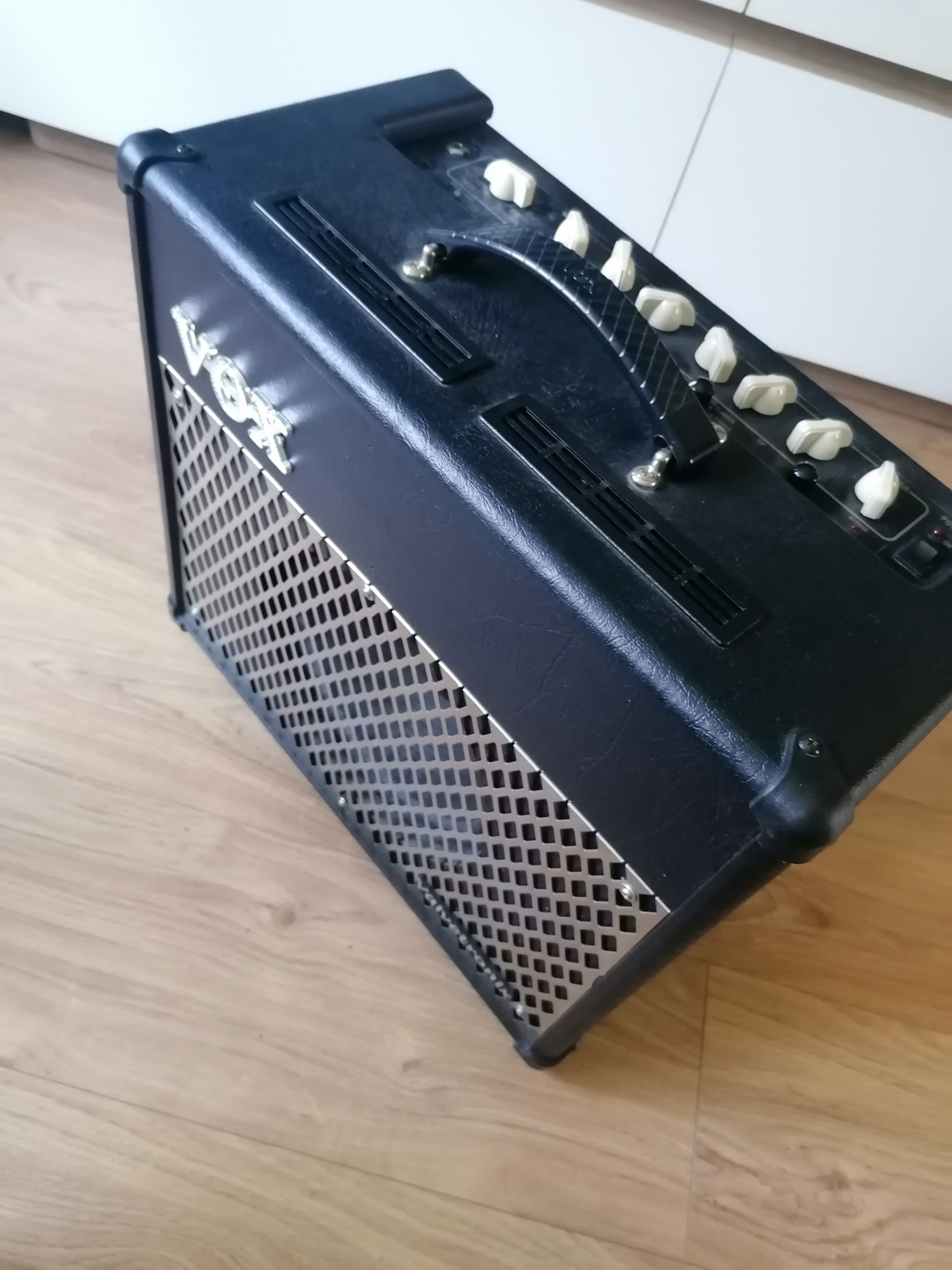 Wzmacniacz gitarowy  Vox Vt30 Combo gitarowe hybryda