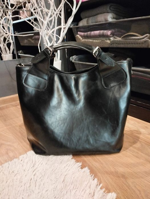 Torebka duża czarna.