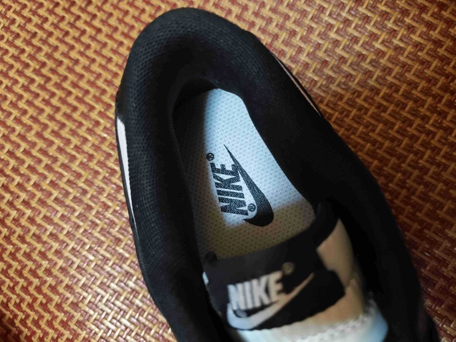 Damskie trampki Nike, białe i czarne. Rozmiar 38