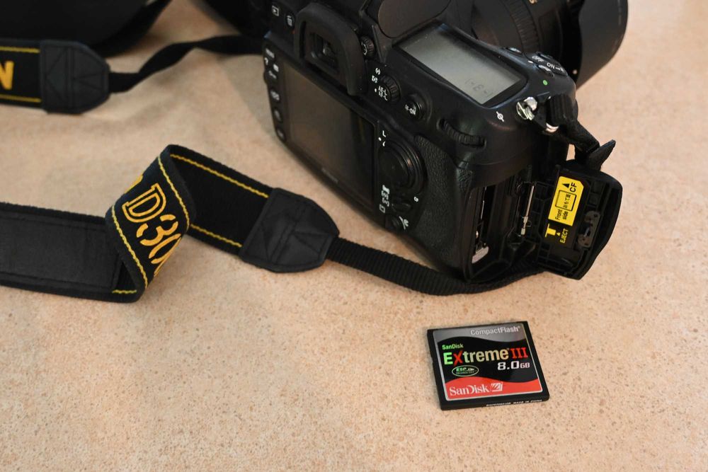 Nikon D300+Nikkor 18-200 ИДЕАЛ! Пробег -ВСЕГО  32тыс.кадров!