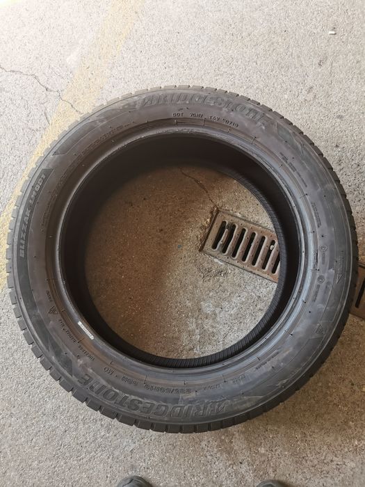 Para opon 235/50R19 99H Bridgestone Blizzak LM 001