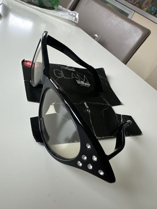 Okulary gwiazdy czarne z dżetami do stróju karmawał