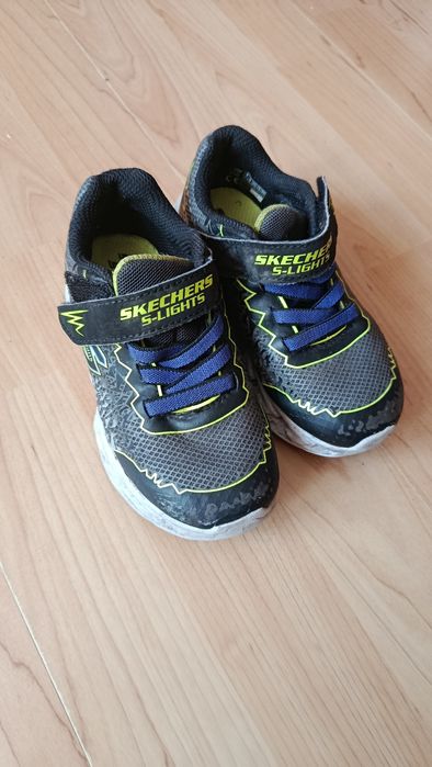 Świecące buty skechers rozm 25