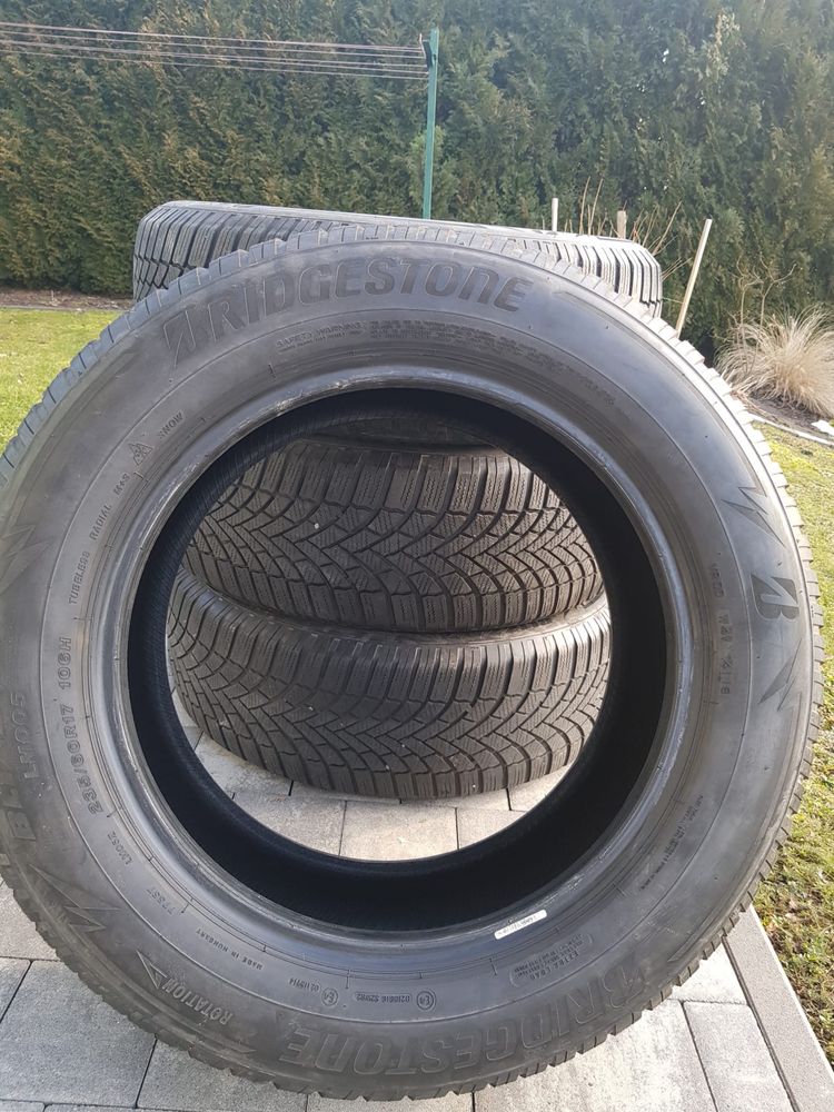 Sprzedam komplet opon zimowych BRIDGESTONE 235/60/R17