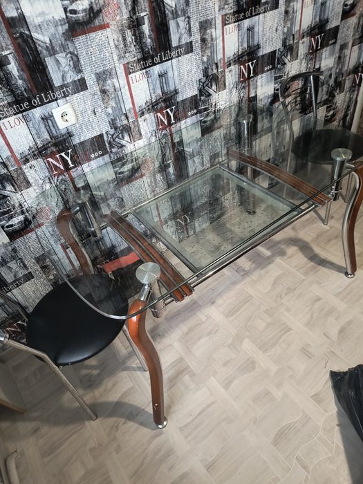 Продам стіл скляний