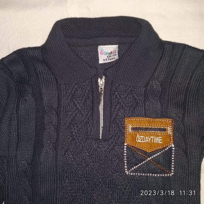 Свитер32р. детский новый,на 4-5лет