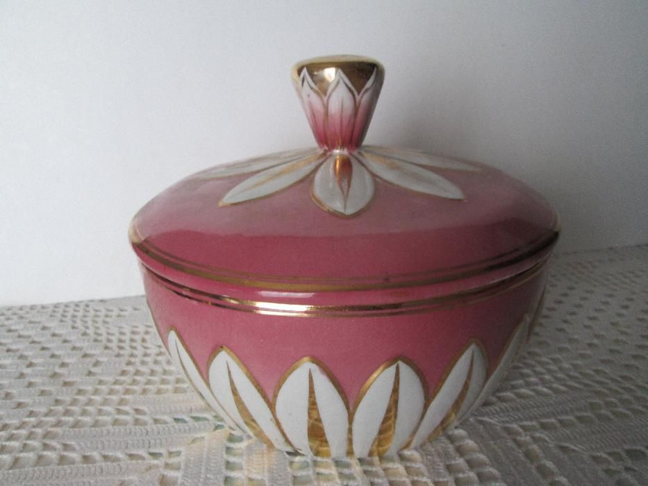 Boleira antiga de porcelana de Alcobaça