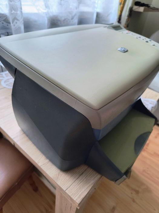 Stara drukarkę, drukuje w kolorze, kopiuje i skanuje HP laser Jet psc