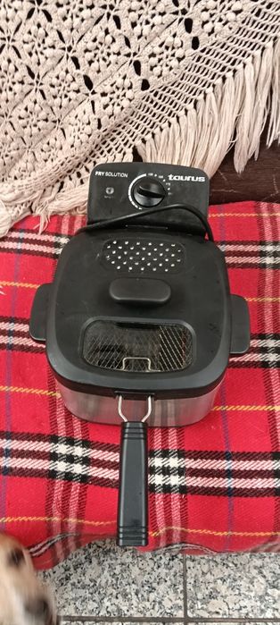 Vendo fritadeira pequena em bom estado