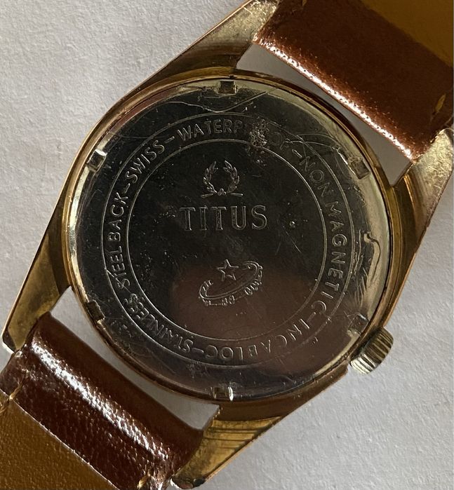 Relógio TITUS Watch Co, mecânico antigo