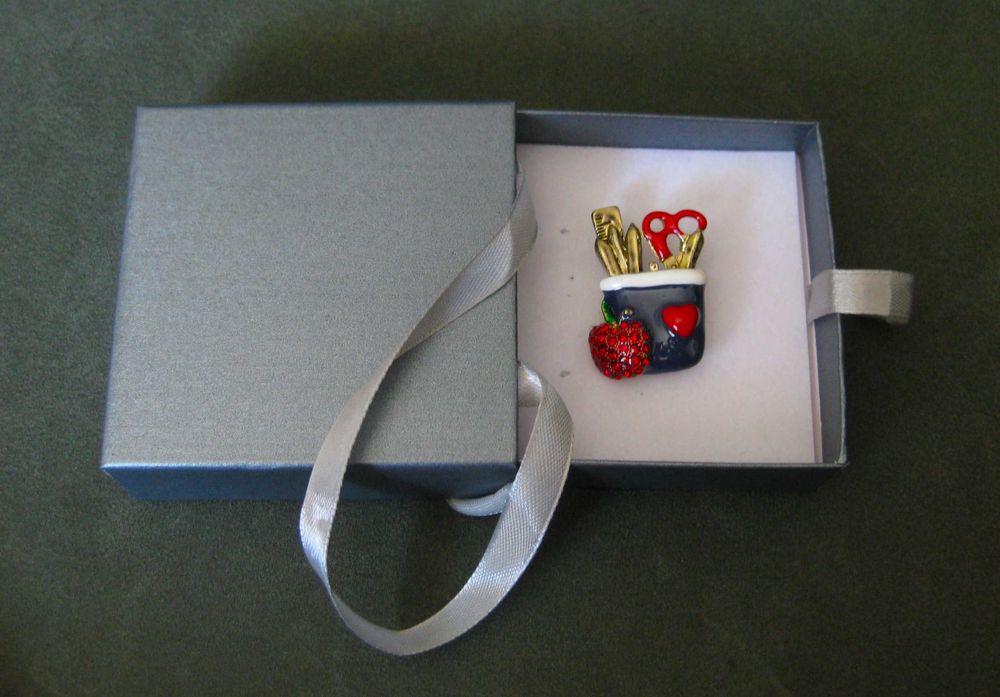 Alfinete / Broche / Pregadeira Copo do Professor NOVO