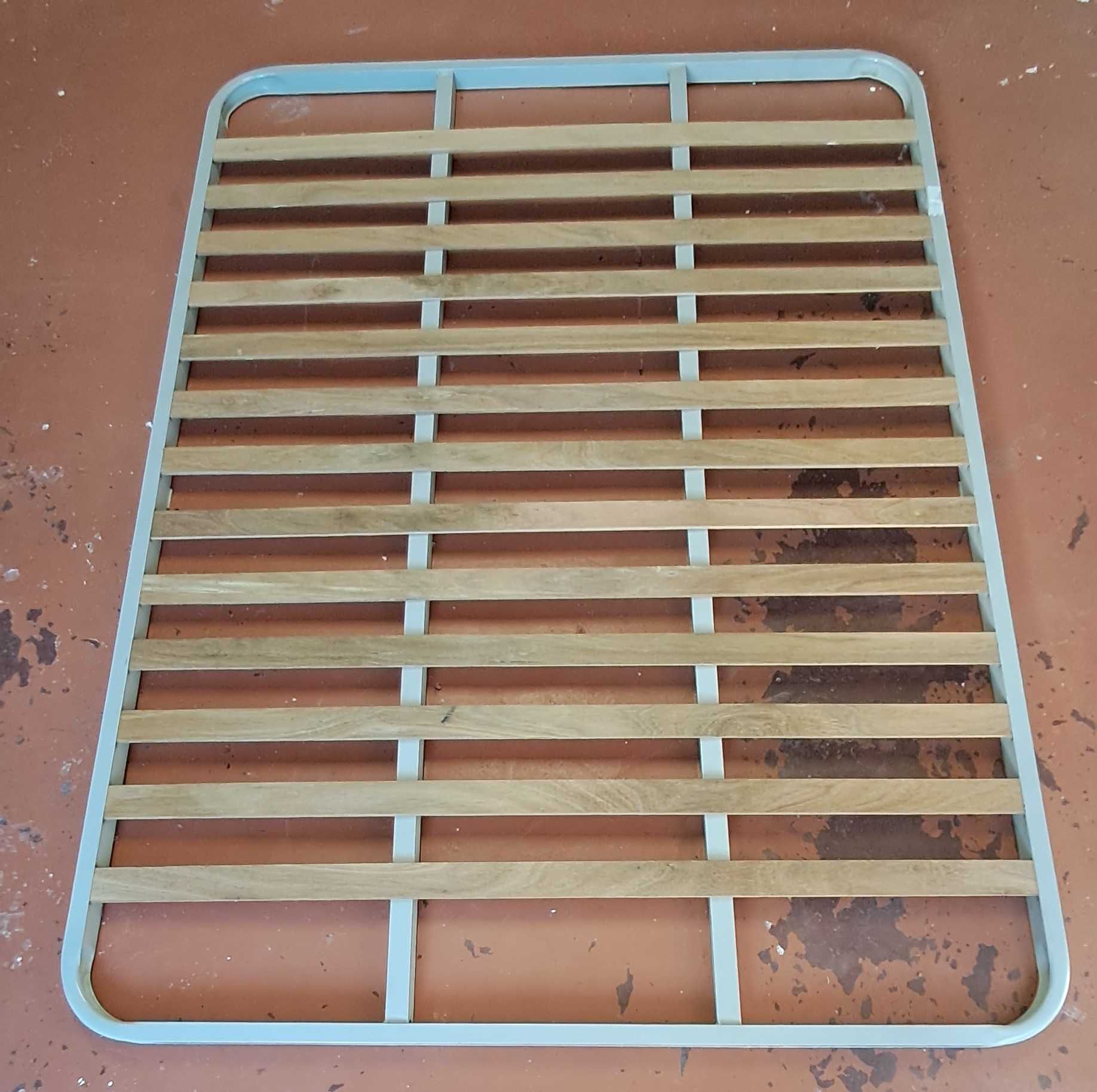 Conjunto de colchão e estrado