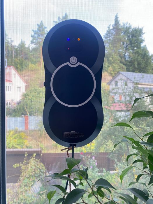 Робот для миття вікон. Оренда.