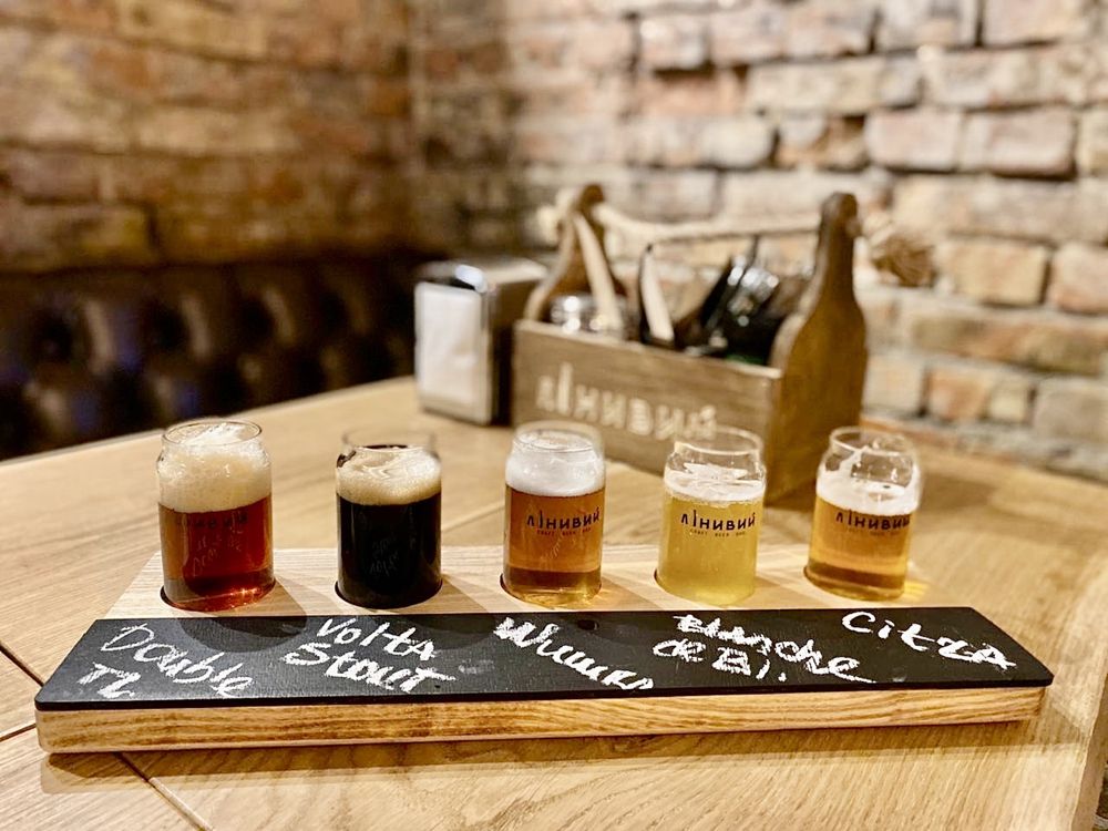 Крафтовий бар Лінивий craft beer bar.