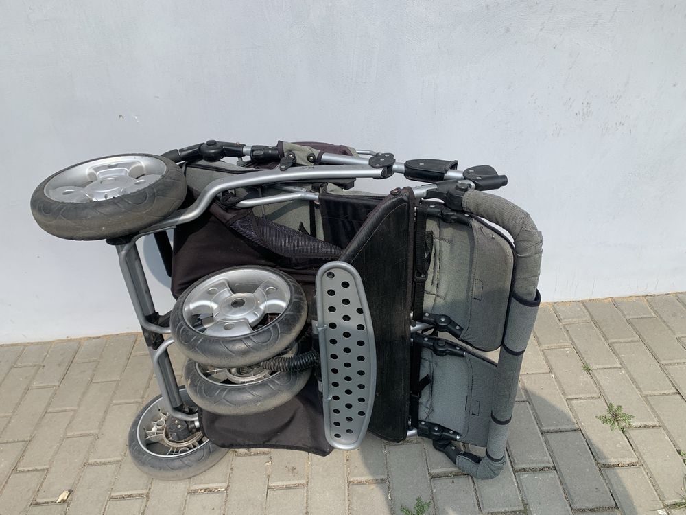 Kees twin wózek spacerowy podwójny bliźniaczy rok po roku