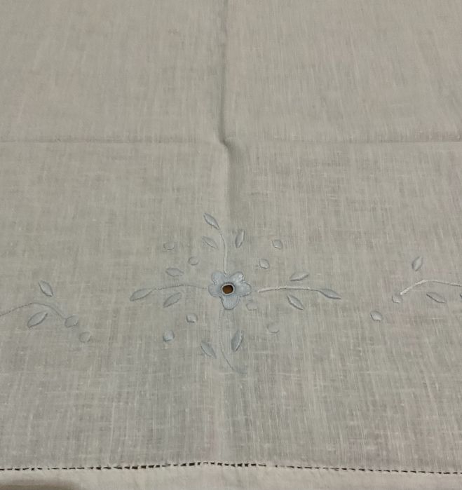 Toalhas de mesa bordadas