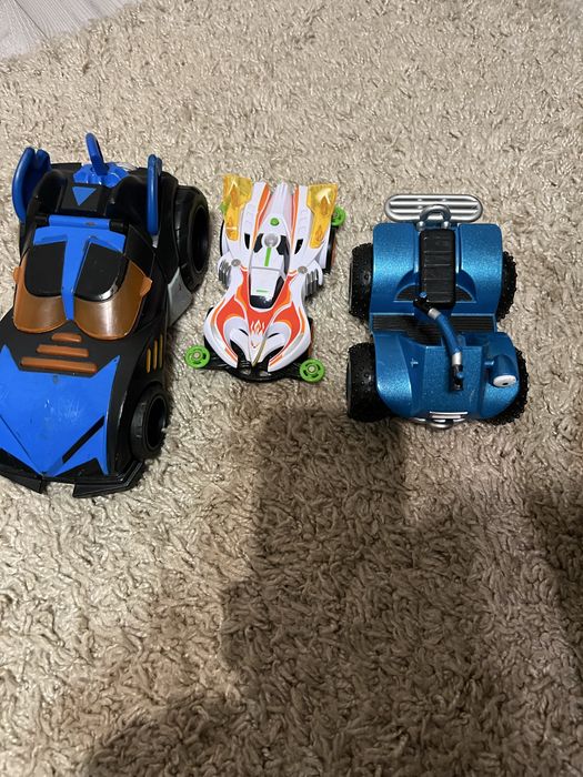 Машинки дитячі рвзні