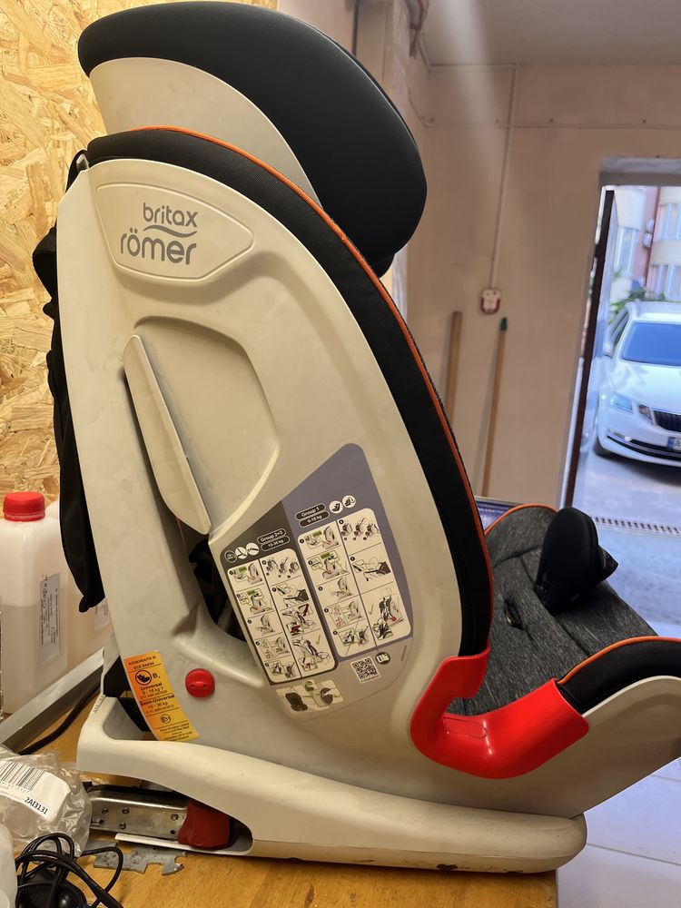 Автокрісло Britax-Romer Advansafix III SICT Black Marble