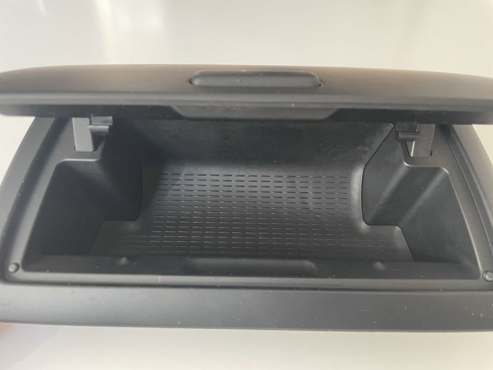 Бардачок на BMW e87