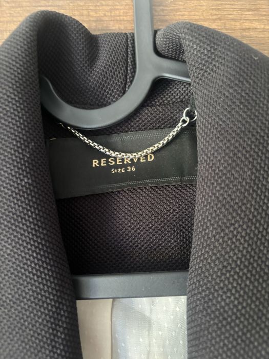 Czarna marynarka Reserved