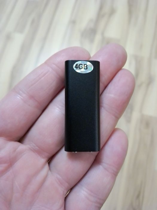 Самый маленький диктофон с активацией голосом Savetek 200, 4 Гб памят