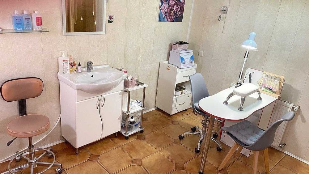 Оренда!  Робочі місця та кабінети: перукар, майстер манікюр...