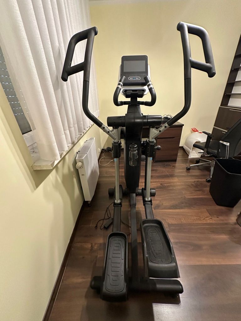Orbitrek magnetyczny przednionapędowy inSPORTline inCondi ET800i