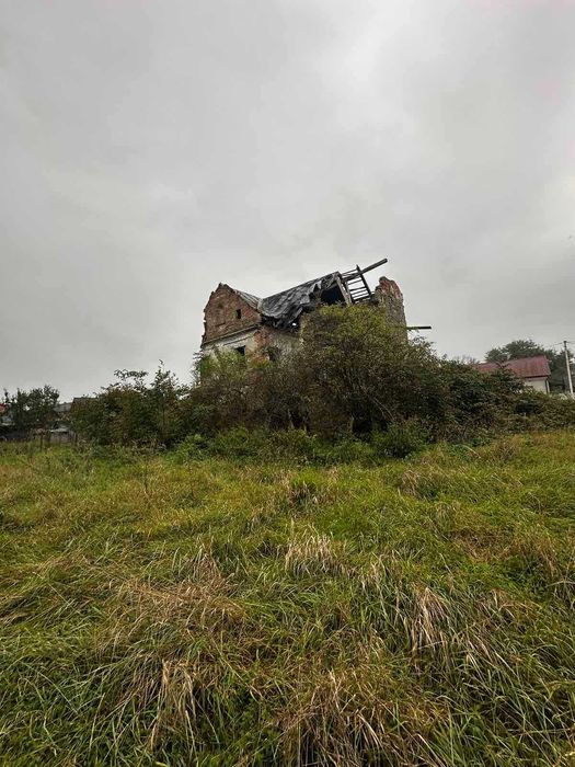 Продається старий замок у Солотвино