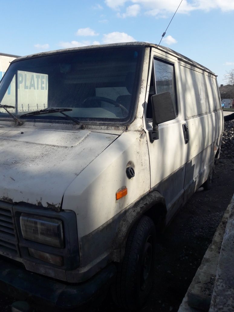 Продам автомобіль Peugeot J5