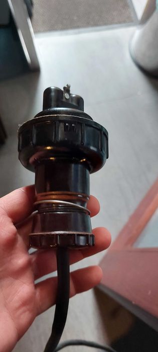 lampa, reflektor oldskulowy, teatralny po renowacji