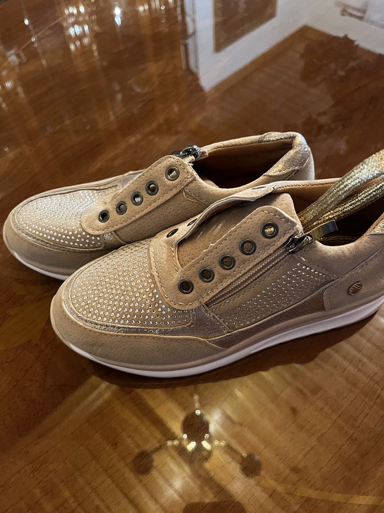 Buty Sneakersy nowe 35,5