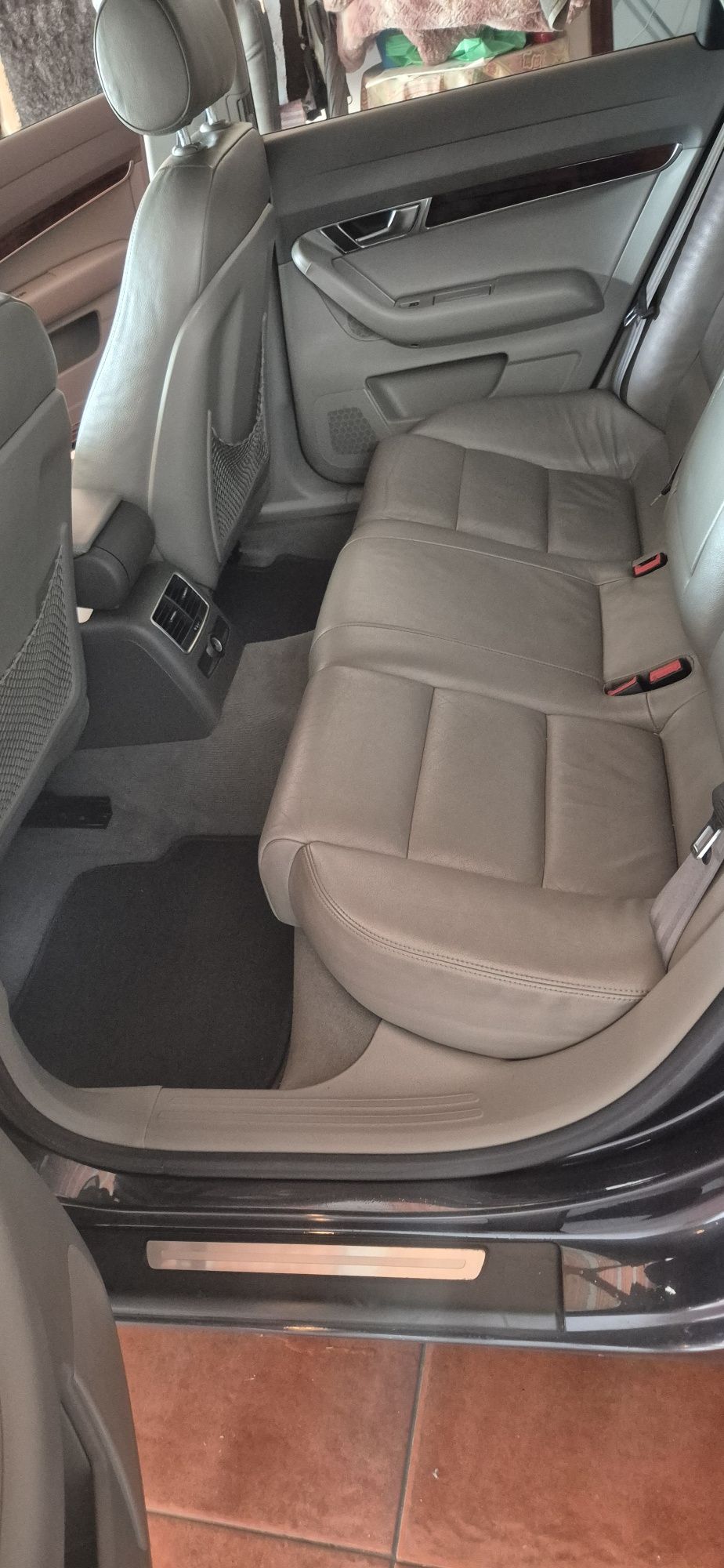 Audi A6 muito direitinho estofos impecáveis pintura em muito bom estad