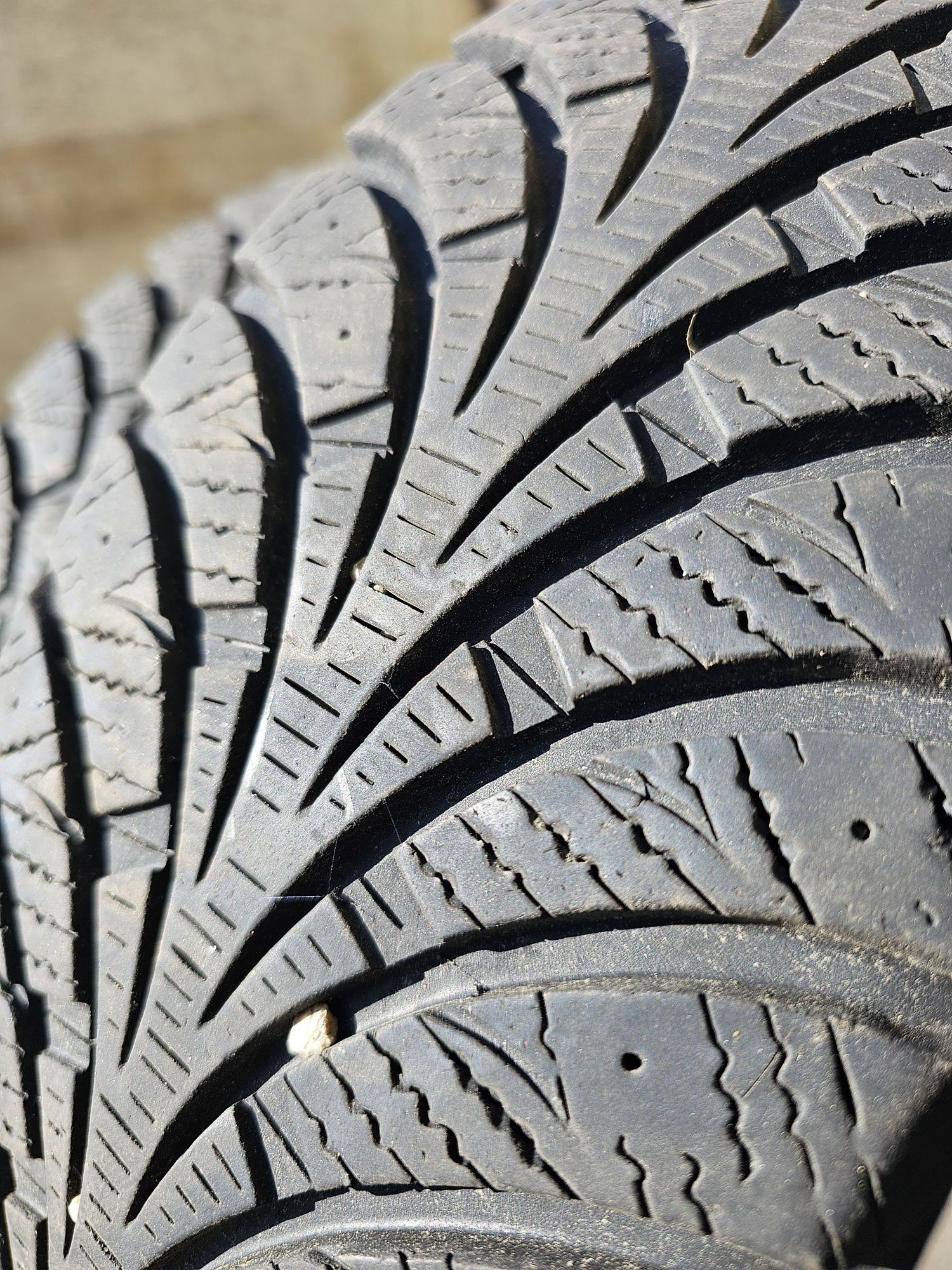 Goodyear ultragrip extreme 185/65-17