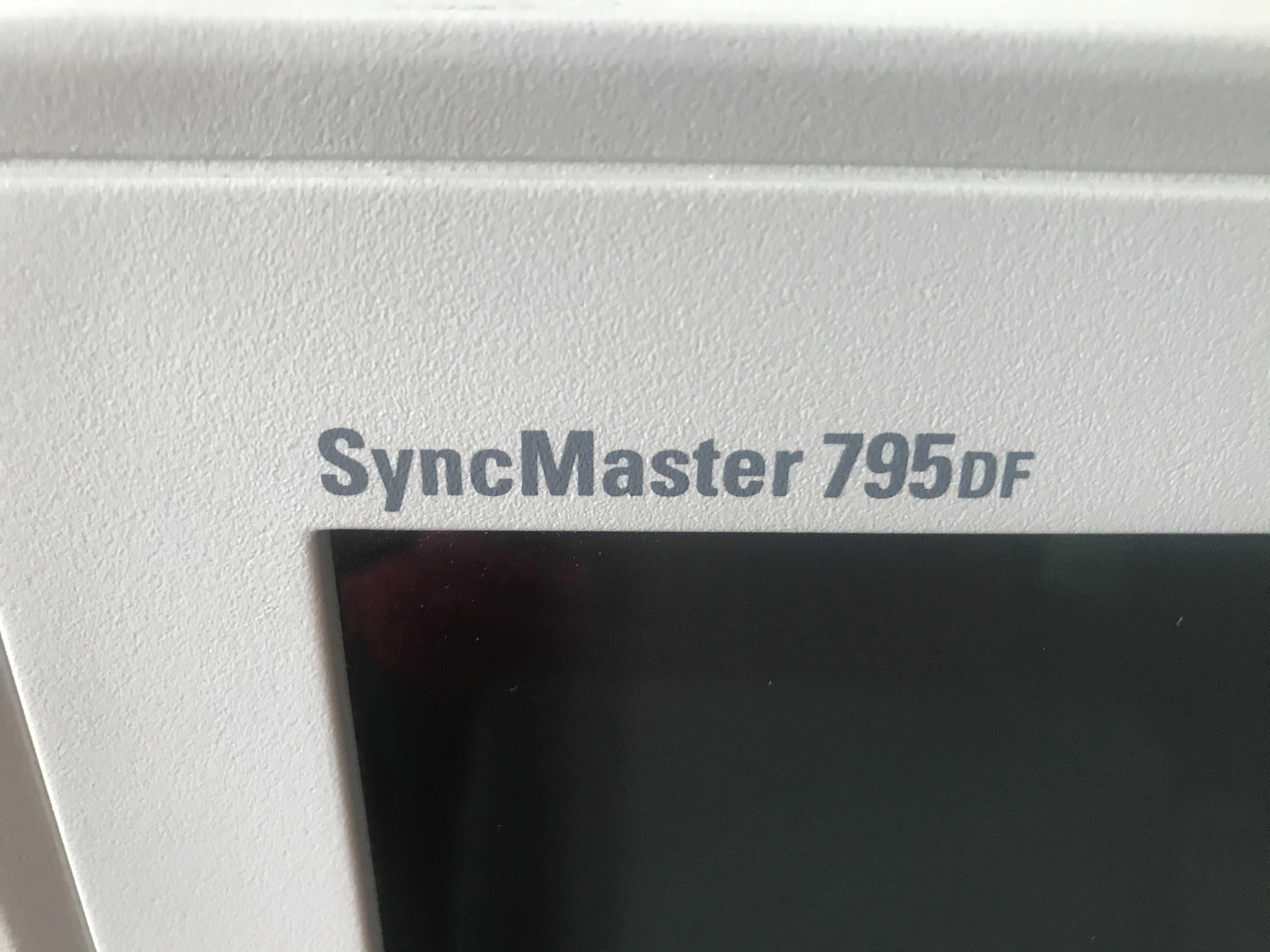 Монитор Samsung Synk Master 795DF, 17"