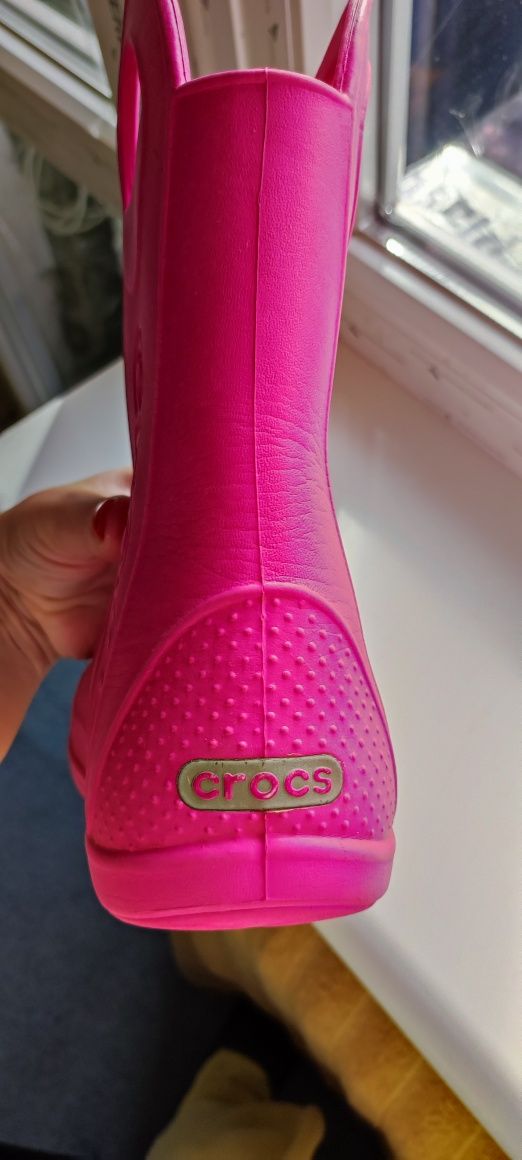Продам резиновые сапоги Crocs