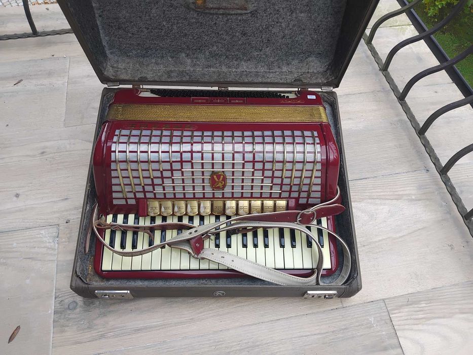 Akordeon Hohner Atlantic IV 120 basów 4 chóry