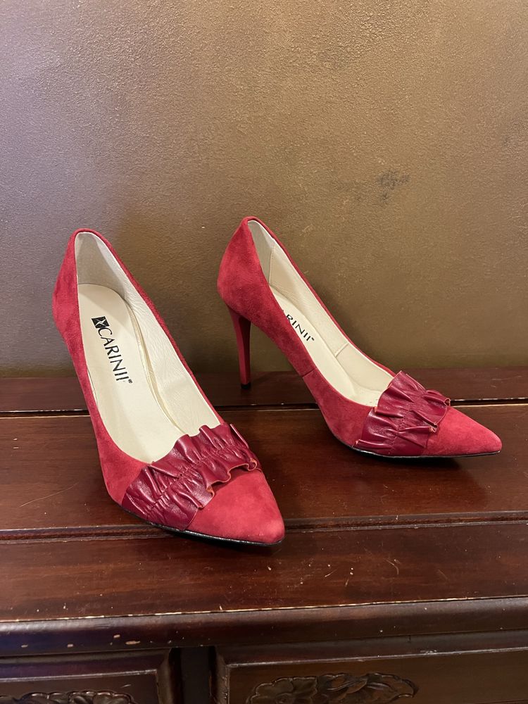 Nieużywane czółenka, nowe buty Carinii r. 38, bordo