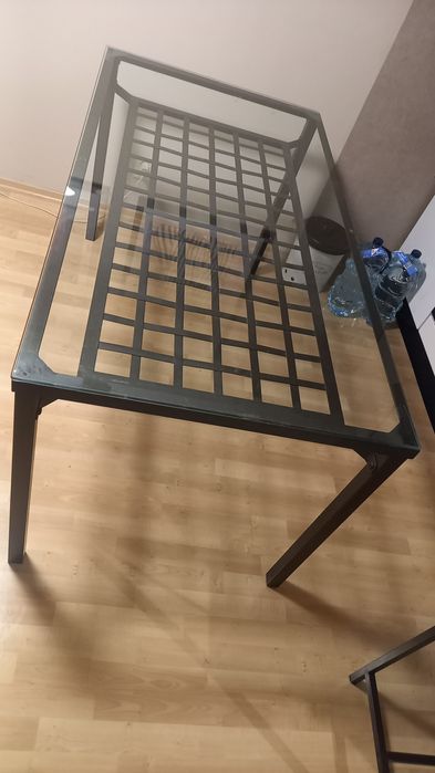 Ostateczna cena . Duży metalowy czarny stół