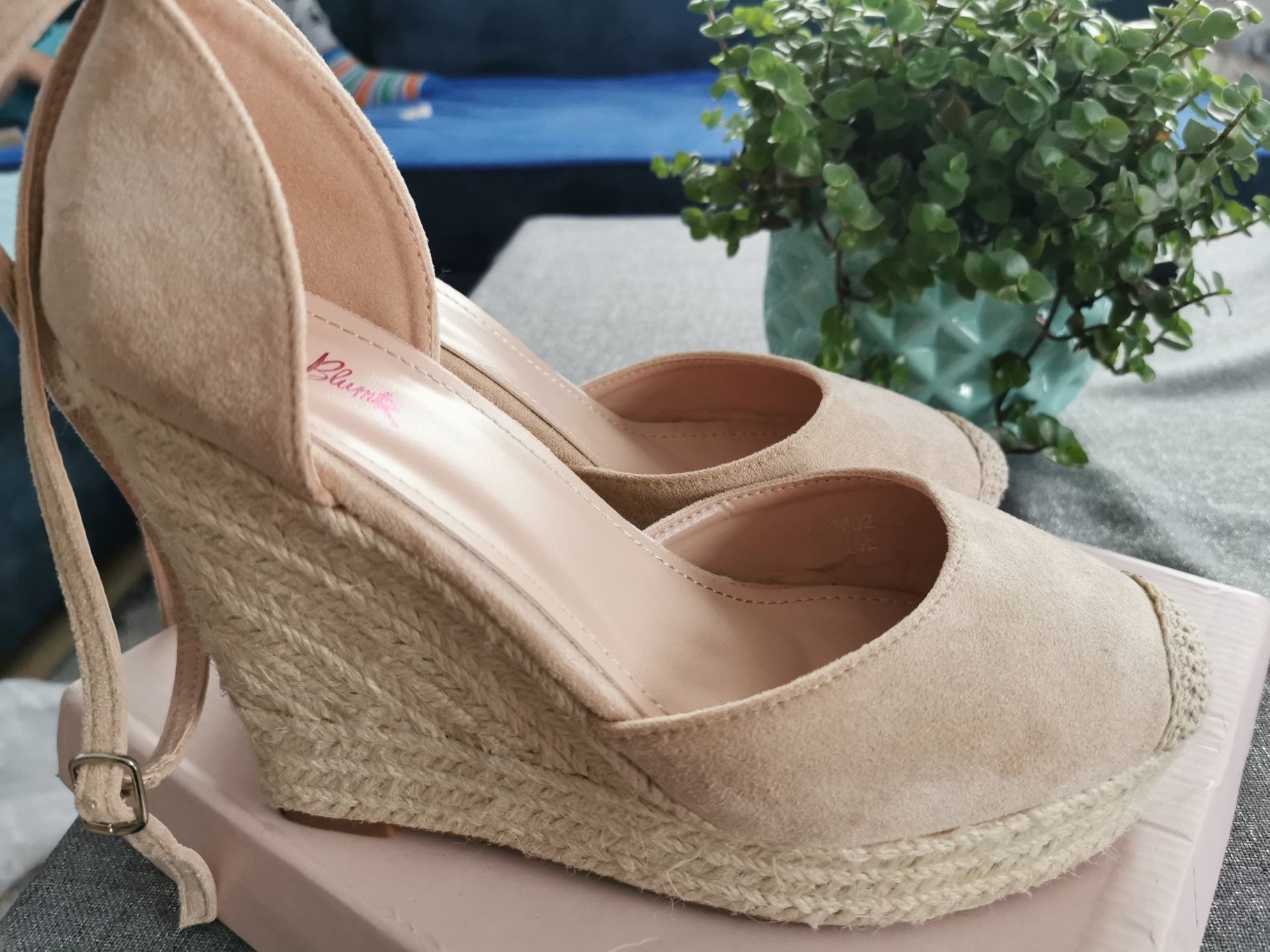 Espadryle na koturnie nowe