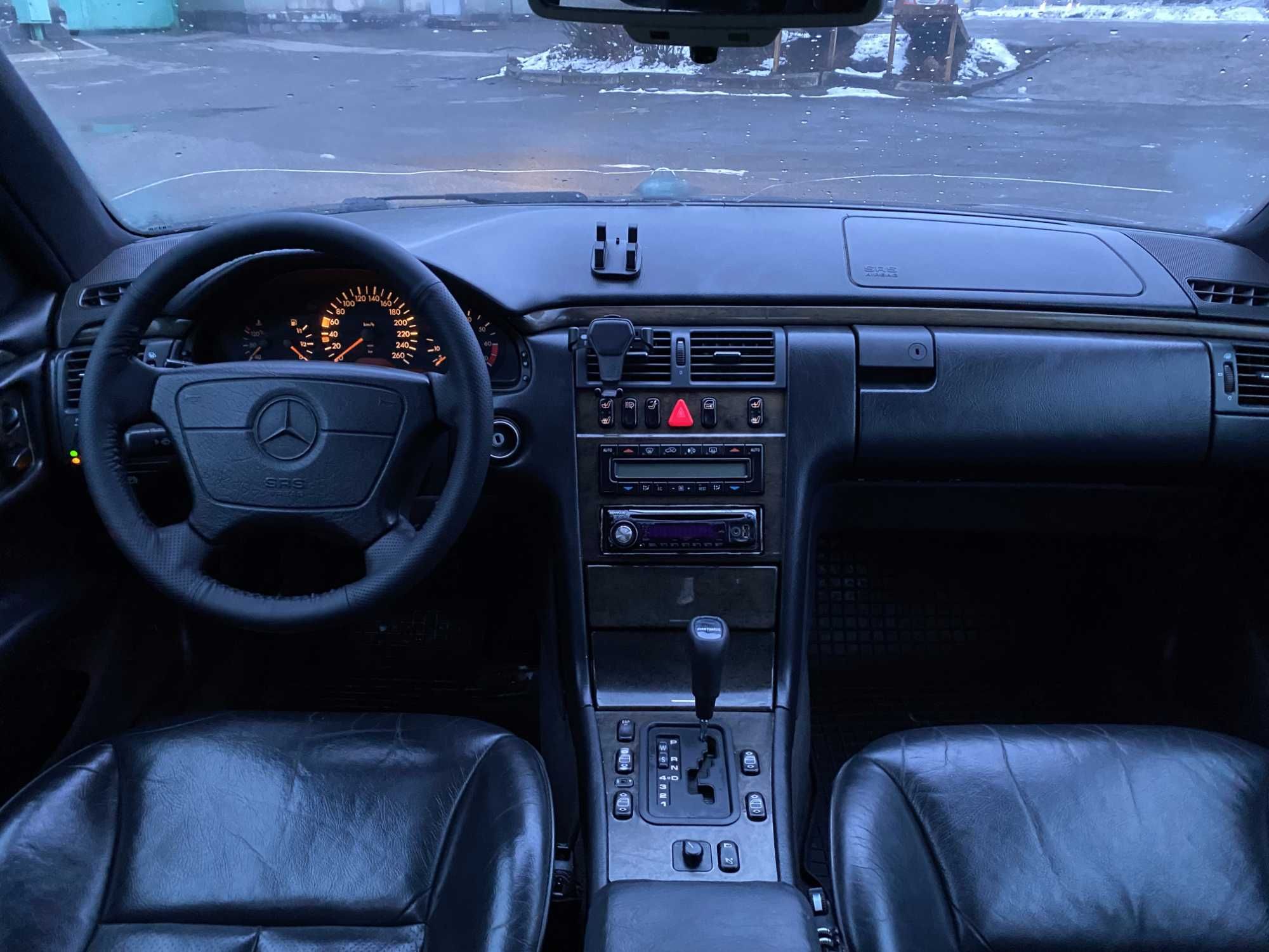 Mercedes-Benz W210 4.2 E-Class 1997