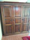 Guarda roupa em castanheiro maciço