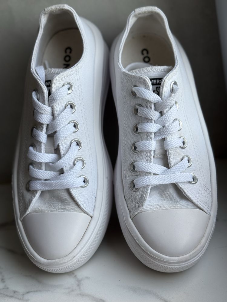 Converse (Chuck Taylor All Star Move Platform)