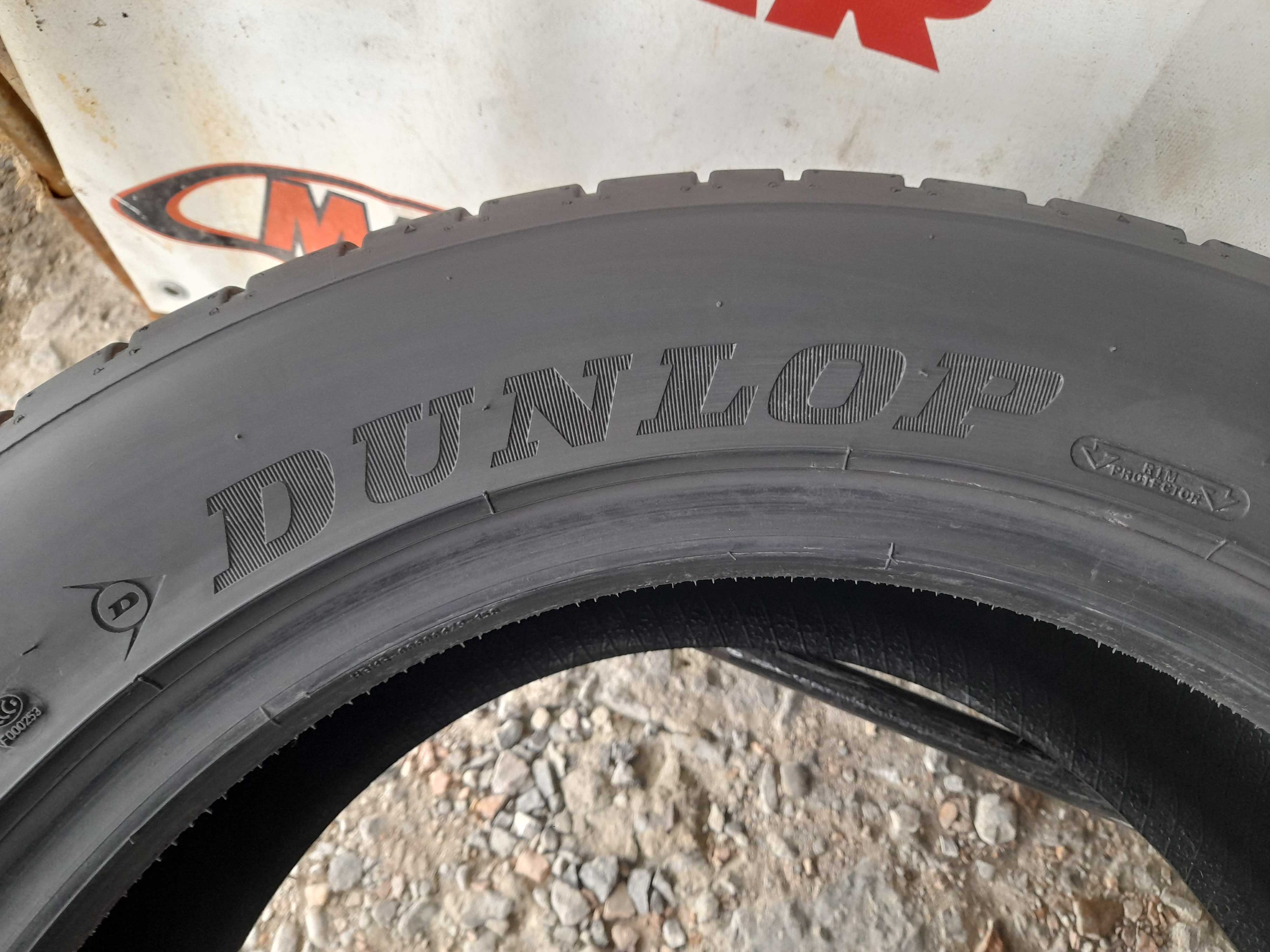 Літні шини 235/55 R17 Dunlop sport maxx rt	2021рік