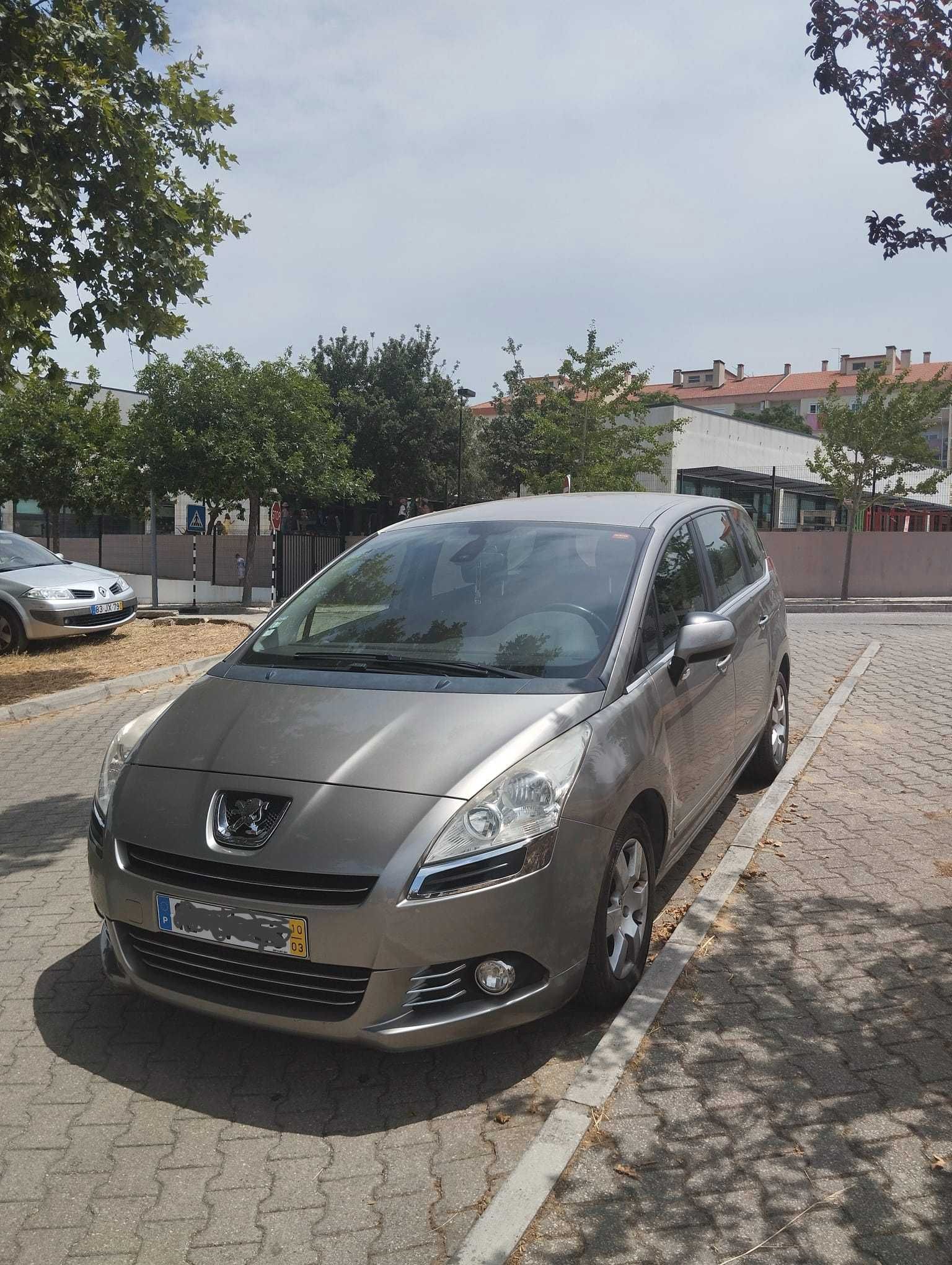 Peugeot 5008 bom estado