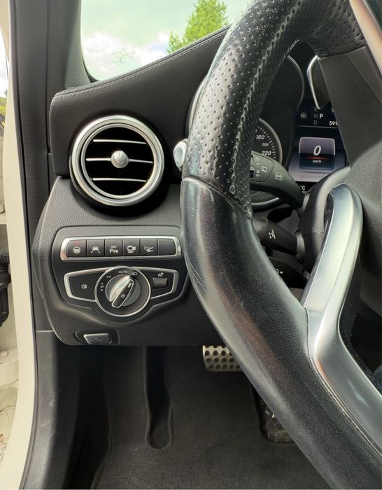 Mercedes C300h AMG (suspensão pneumática)