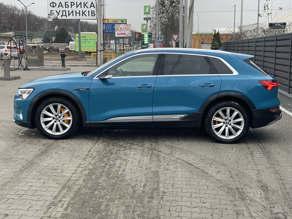 Audi e-tron обмін на нерухомість
