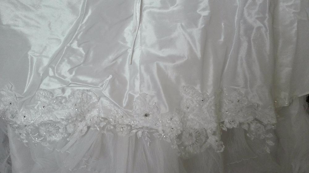 Piękna suknia ślubna Farrage Vanilla kolor biały super cena