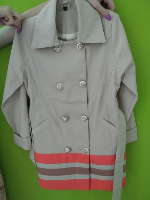 Продаю  дитячий плащик для дівчинки